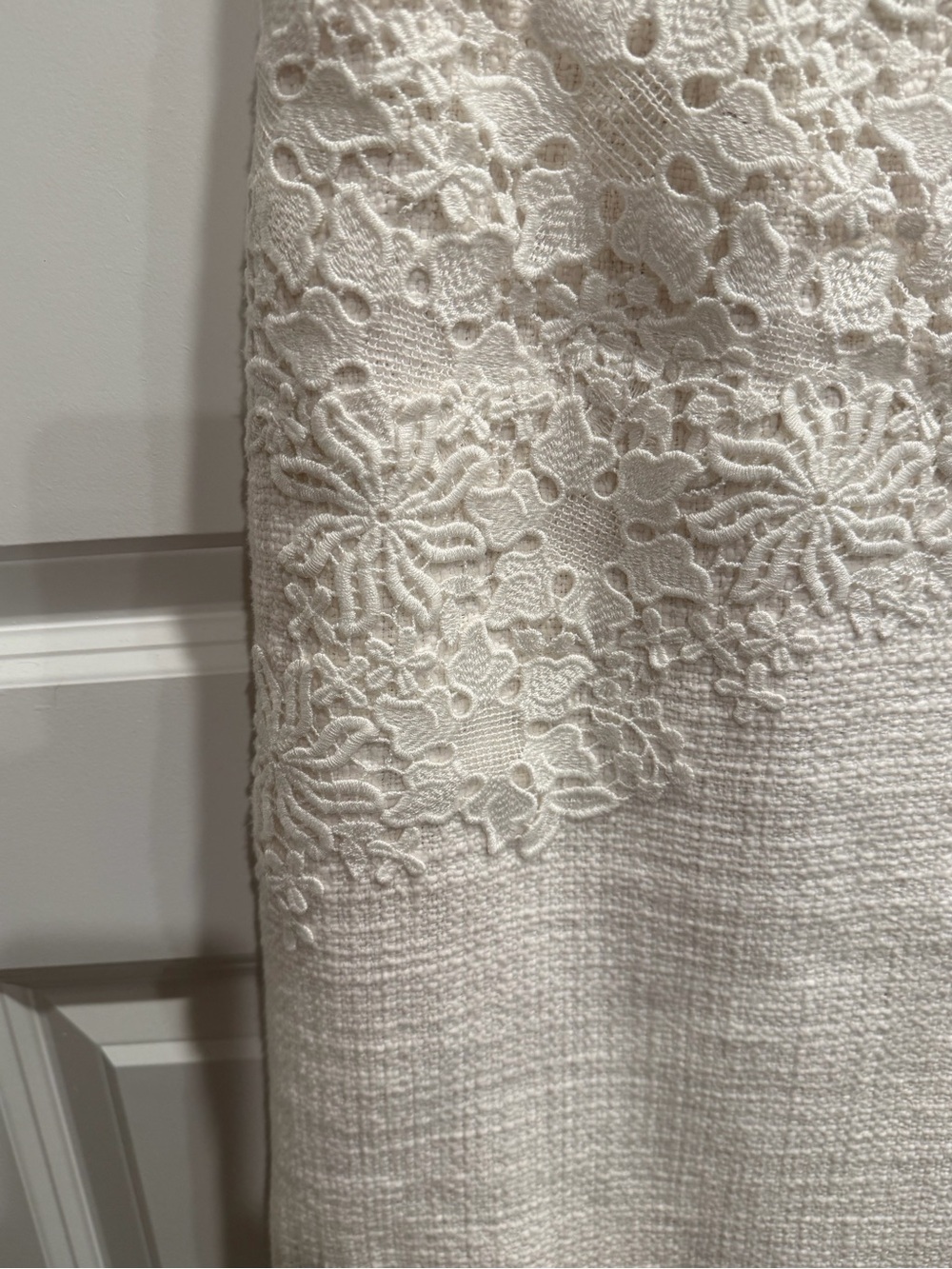 Antonio Melani Elegant Cream Lace Shift Dress - Women's Size 8